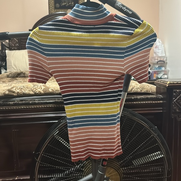 Size XS forever 21 rainbows top - Picture 2 of 2